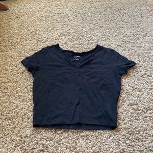 black v neck crop top